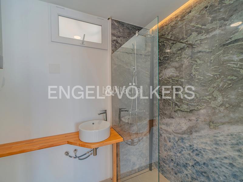 Foto 662ef981-fb8a-43b6-8c54-061715d06ae7. Chalet dans calle publicista víctor viñés 24 dans Vistahermosa Alicante