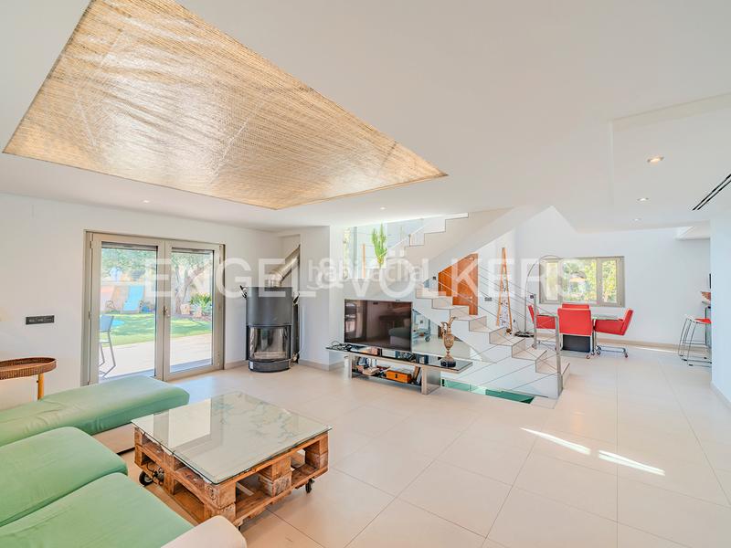 Foto a5113ea1-9bfc-40d9-83a0-7107d5555f13. Chalet dans calle publicista víctor viñés 24 dans Vistahermosa Alicante