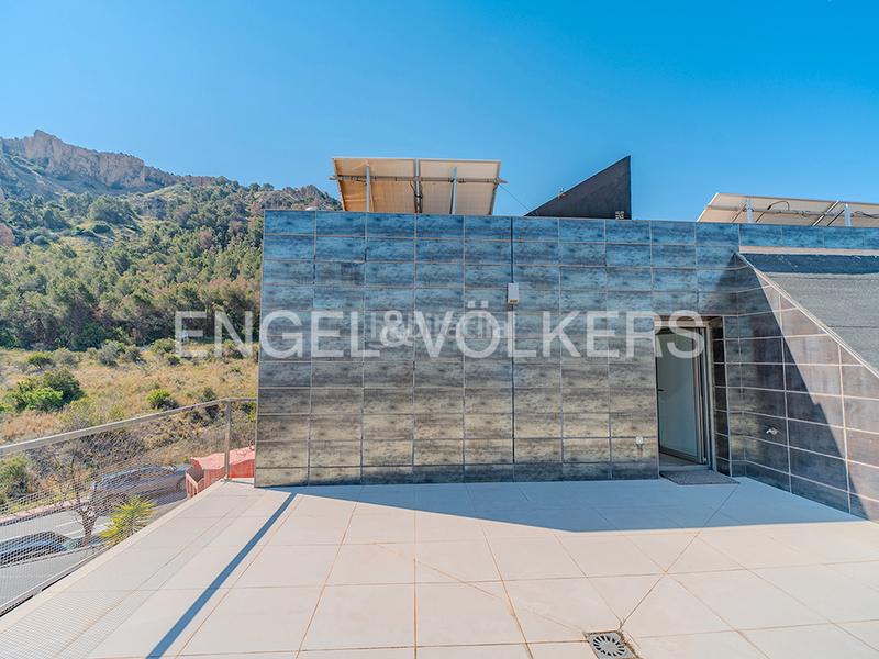 Foto bc05be08-aab5-43e3-85f5-d5f2fa149906. Chalet dans calle publicista víctor viñés 24 dans Vistahermosa Alicante