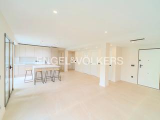 Flat in Rambla de méndez núñez 18. Un hogar con alma en el corazón de alicante