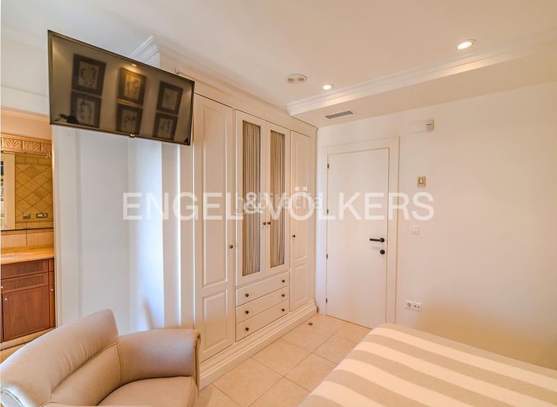 Foto 01b519e4-6c42-4f24-9604-d6fce52ff92a. Casa adossada a calle los ingenieros 1 a Calas Santiago Bernabeu Santa Pola