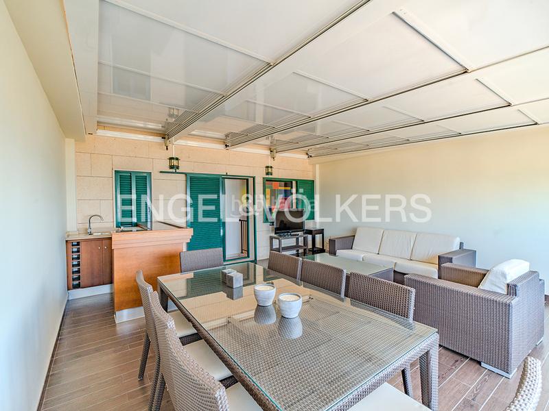 Foto 18e4fd98-4d08-41fd-9503-7cf4e5439a60. Casa adossada a calle los ingenieros 1 a Calas Santiago Bernabeu Santa Pola