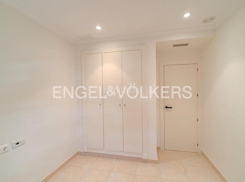 Foto 1cd2613f-276a-4764-a810-d5ed5aed6880. Casa adossada a calle los ingenieros 1 a Calas Santiago Bernabeu Santa Pola