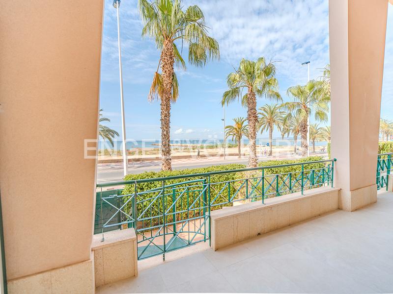 Foto 2f493991-6e7c-4615-83ad-aeec73427542. Casa adossada a calle los ingenieros 1 a Calas Santiago Bernabeu Santa Pola