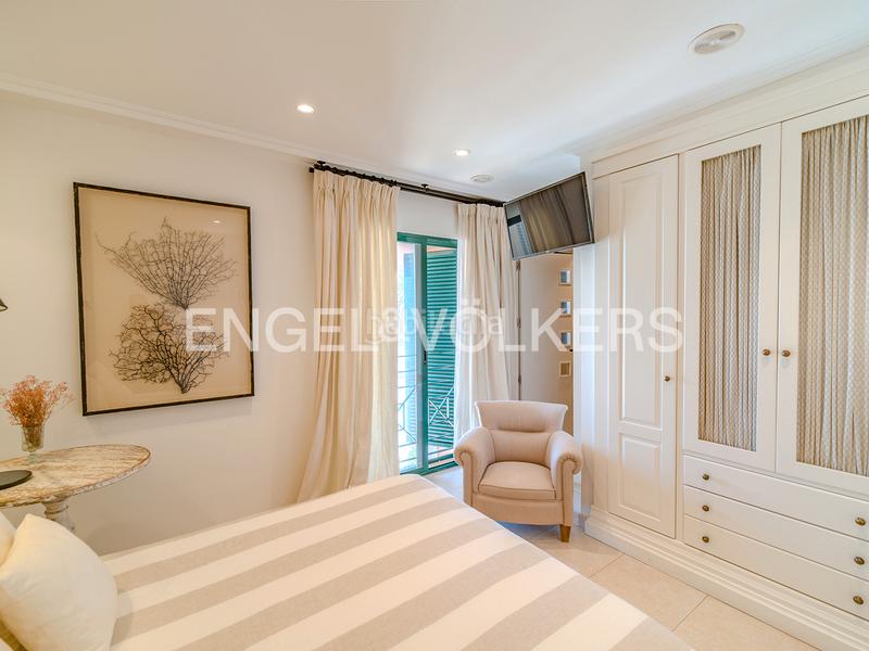 Foto 4210bba1-62aa-4950-9fcf-618cfae3eb93. Casa adossada a calle los ingenieros 1 a Calas Santiago Bernabeu Santa Pola