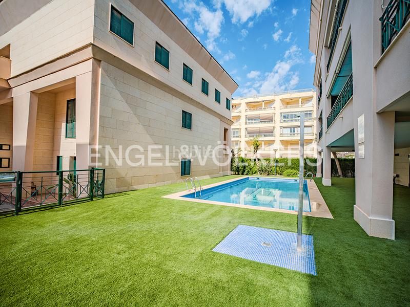 Foto 4413b663-5dad-4d76-92b9-c1185c94b8ba. Casa adossada a calle los ingenieros 1 a Calas Santiago Bernabeu Santa Pola