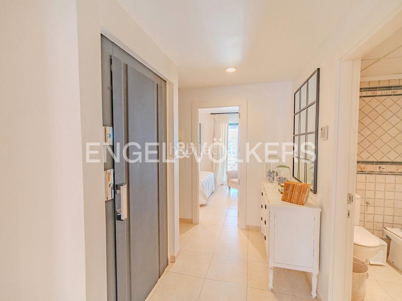 Foto 6d649ce6-de93-4350-869e-9fa9f4e368df. Casa adossada a calle los ingenieros 1 a Calas Santiago Bernabeu Santa Pola