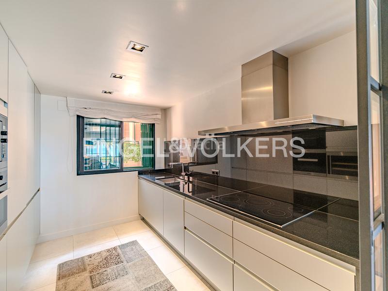 Foto 6e146cd8-cdf7-4c1d-ae6d-b39dc5092c25. Casa adossada a calle los ingenieros 1 a Calas Santiago Bernabeu Santa Pola