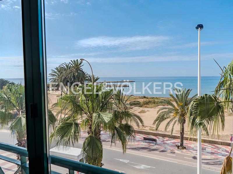 Foto 99d5f480-4138-4d0d-addd-a9ec9d5b9d89. Casa adossada a calle los ingenieros 1 a Calas Santiago Bernabeu Santa Pola