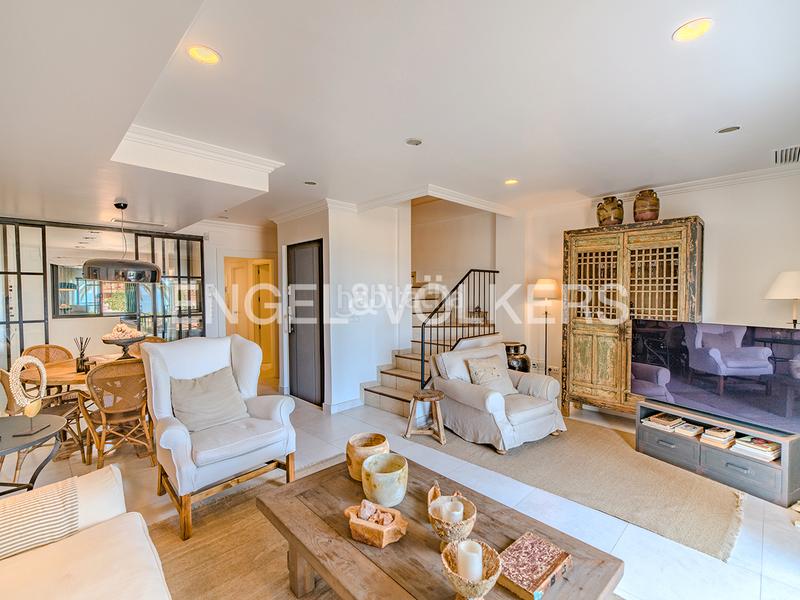 Foto b5d952a3-6ad8-4f41-bc39-3c21b1b3fe6c. Casa adossada a calle los ingenieros 1 a Calas Santiago Bernabeu Santa Pola