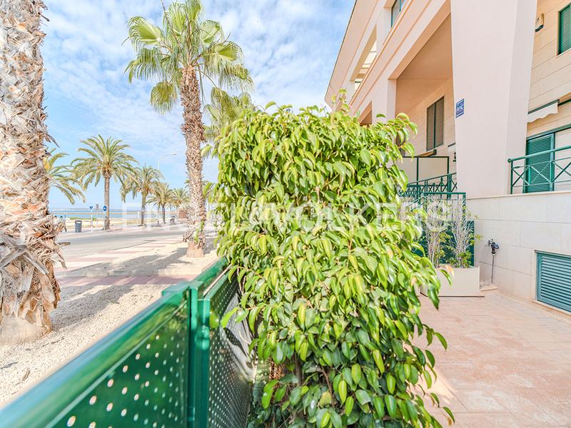 Foto c0b74409-968b-45d1-a3a0-e4f24e04ca81. Casa adossada a calle los ingenieros 1 a Calas Santiago Bernabeu Santa Pola