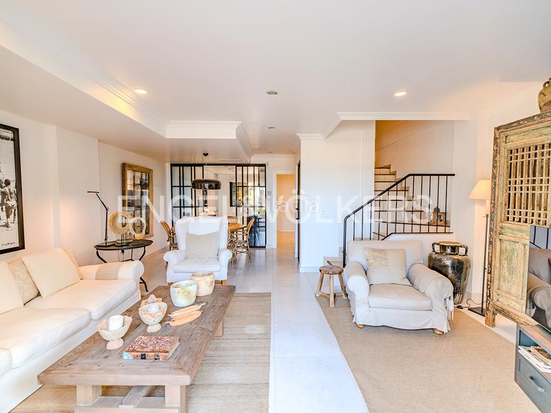 Foto efd2a291-cad5-465c-b2c2-7687547771e0. Casa adossada a calle los ingenieros 1 a Calas Santiago Bernabeu Santa Pola