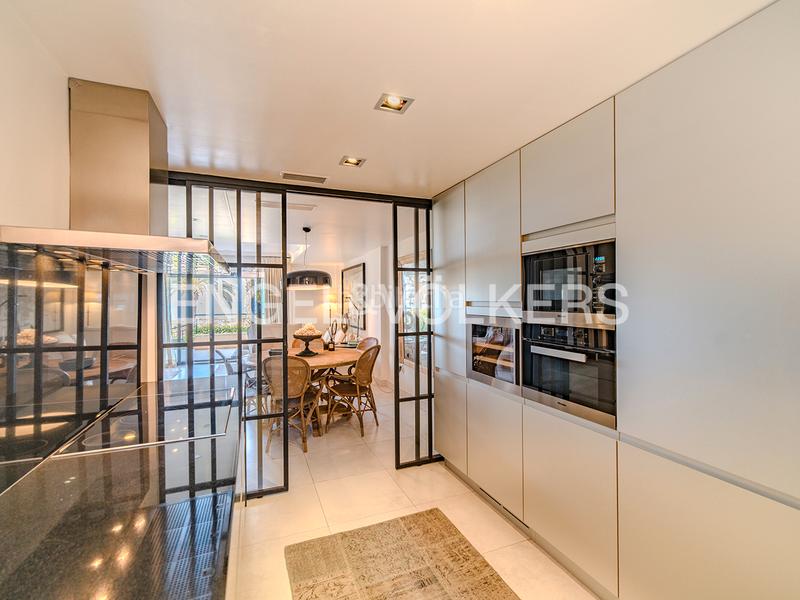 Foto f72a1e7d-eccf-4810-a6ee-51712002009a. Casa adossada a calle los ingenieros 1 a Calas Santiago Bernabeu Santa Pola