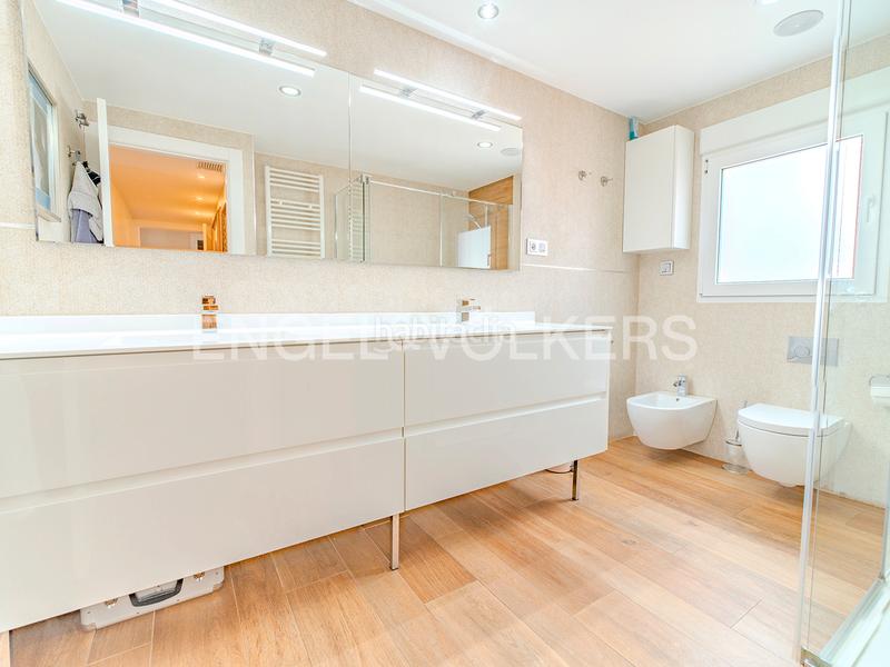 Foto 54917d35-d2fc-49ae-9a7b-7f527fc93c7e. Àtic a avinguda de la condomina 48 a Cabo de las Huertas Alicante