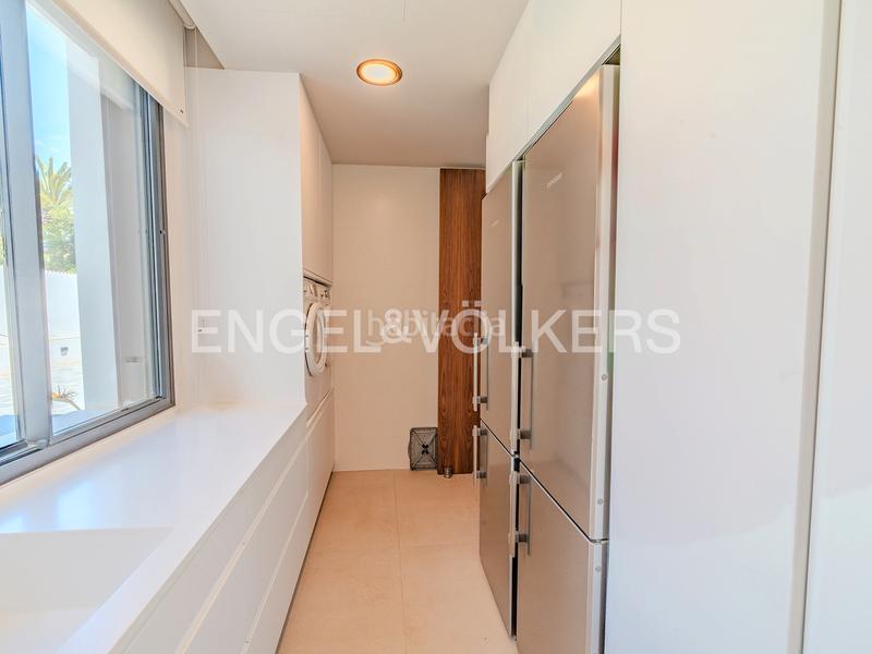 Foto 26819dfc-4eb2-4d68-8344-1a331874c5e3. Xalet amb calefacció aparcament piscina a Vistahermosa Alicante