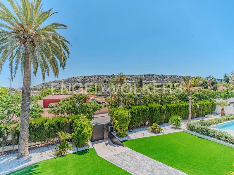 Foto 624283d6-26af-41b2-bc0b-273394a23934. Xalet amb calefacció aparcament piscina a Vistahermosa Alicante