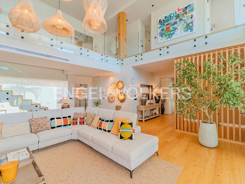 Foto 7d86241d-7b9c-4d5f-a53b-e91914f21ba8. Xalet amb calefacció aparcament piscina a Vistahermosa Alicante