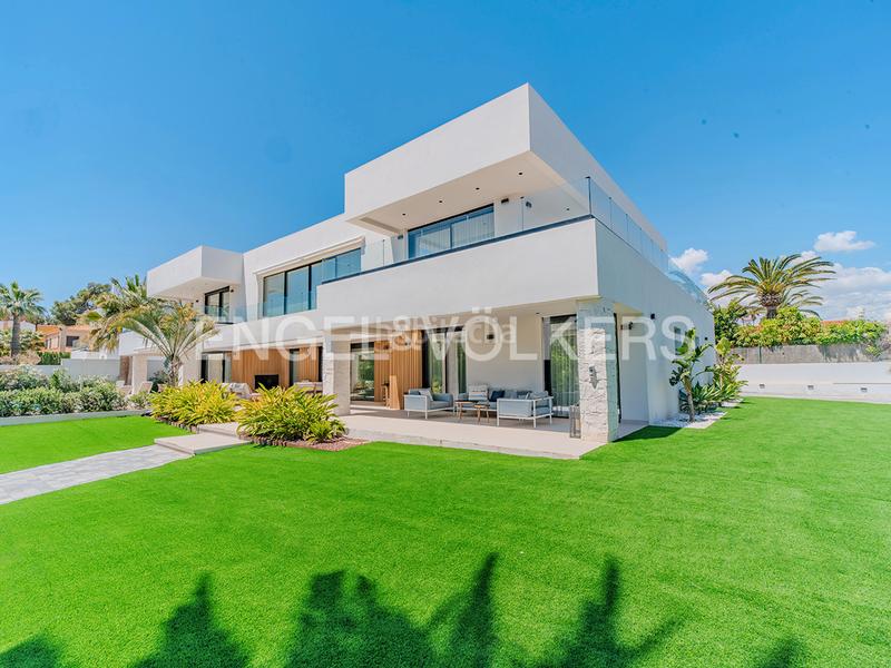 Foto 7e249afa-a460-4389-9658-ce0c1ef8d017. Xalet amb calefacció aparcament piscina a Vistahermosa Alicante