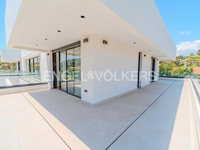 Foto 82b5197d-aca6-42c8-9227-ac5678961aa8. Xalet amb calefacció aparcament piscina a Vistahermosa Alicante