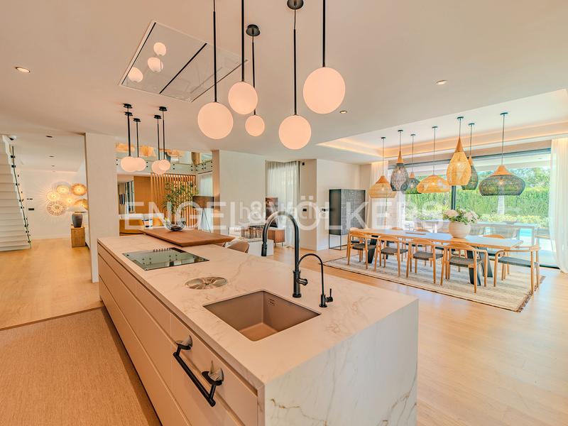 Foto a90bef89-26ae-471b-9aad-7f13e0a9288e. Xalet amb calefacció aparcament piscina a Vistahermosa Alicante