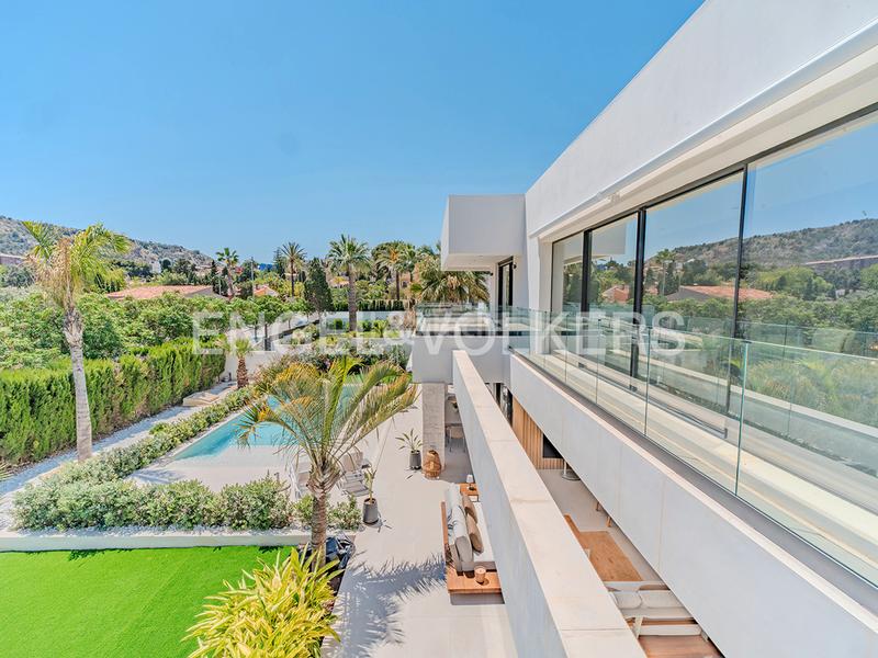 Foto a9a4324a-a4ec-40ad-aee2-ad138b41ad1c. Xalet amb calefacció aparcament piscina a Vistahermosa Alicante