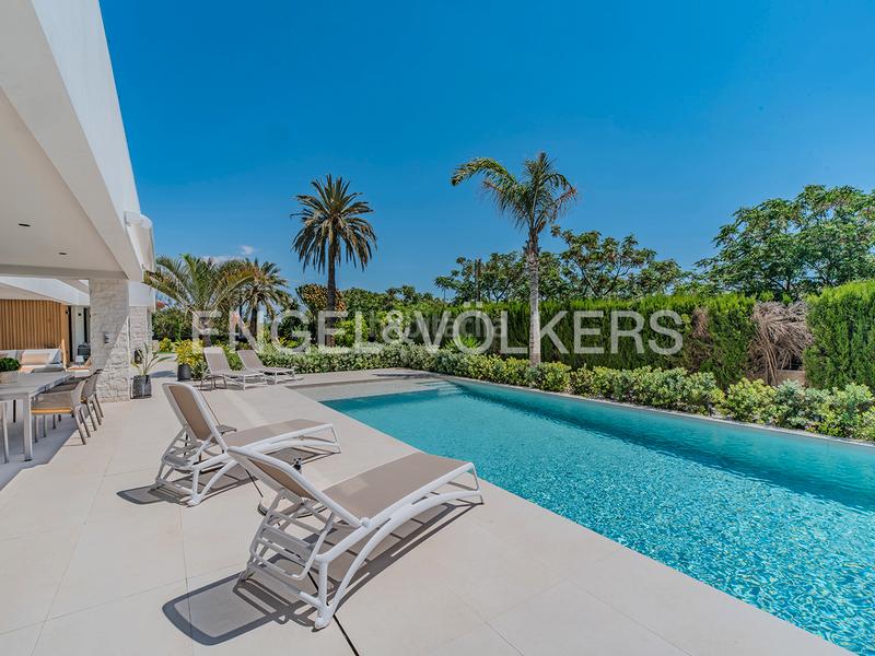 Foto caa99013-6240-4948-bf97-356960773d93. Xalet amb calefacció aparcament piscina a Vistahermosa Alicante