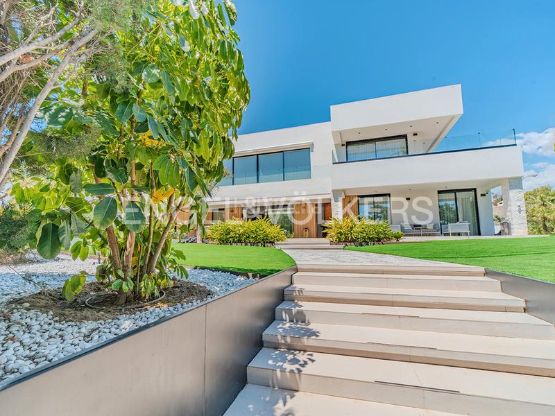 Foto d6542cb0-fc24-4736-81f3-2df0849b627e. Xalet amb calefacció aparcament piscina a Vistahermosa Alicante