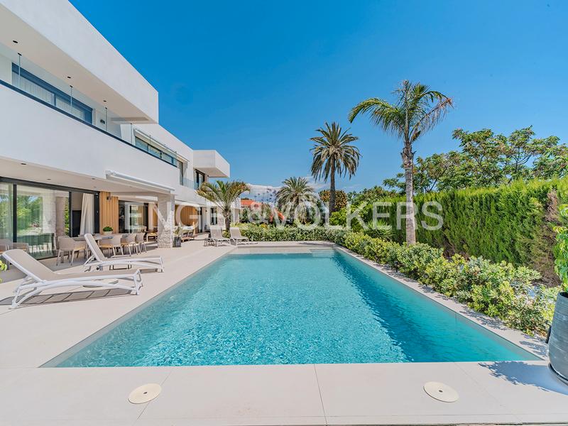 Foto fb99f572-441b-4e59-ab86-c2b86aa83010. Xalet amb calefacció aparcament piscina a Vistahermosa Alicante