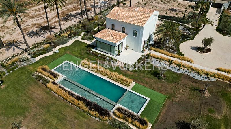 Foto e52fd0df-d014-4f89-9811-4b1b1292e095. Xalet amb calefacció aparcament piscina a Alzabares Elche / Elx