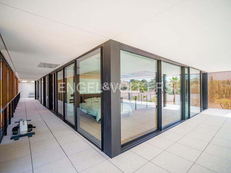 Foto 14d29d3e-1ff2-4ff7-a07e-8f520119cf31. Chalet avec chauffage parking piscine dans Santa Faz Alicante