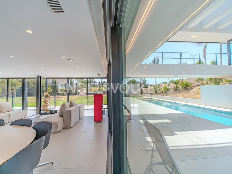 Foto 2f231495-2763-4671-89fa-d60a3c2056e4. Chalet avec chauffage parking piscine dans Santa Faz Alicante