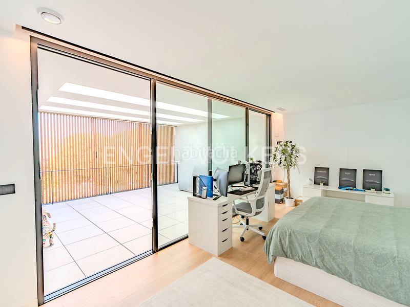 Foto 557e3043-e220-4bef-bc2e-66b6cefa38e5. Chalet avec chauffage parking piscine dans Santa Faz Alicante