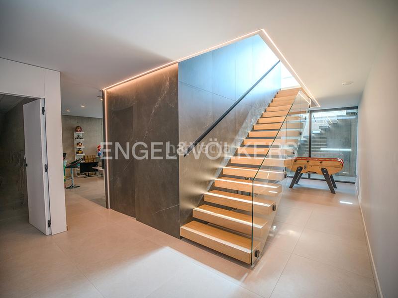 Foto 6b3fd4c8-2d83-4e96-9521-581981a9810e. Chalet avec chauffage parking piscine dans Santa Faz Alicante