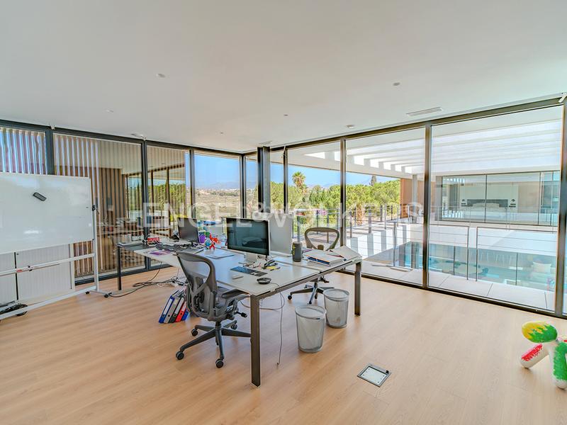 Foto b3bfa8d4-f7e4-4e89-8fb9-9a1812e99973. Chalet avec chauffage parking piscine dans Santa Faz Alicante