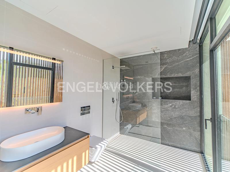 Foto c0999115-d851-4b7d-af9c-e12833b6a67a. Chalet avec chauffage parking piscine dans Santa Faz Alicante