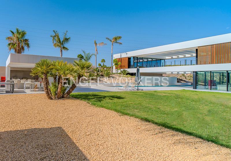 Foto c8f2505d-3187-44cb-b02f-589d792cb74e. Chalet avec chauffage parking piscine dans Santa Faz Alicante