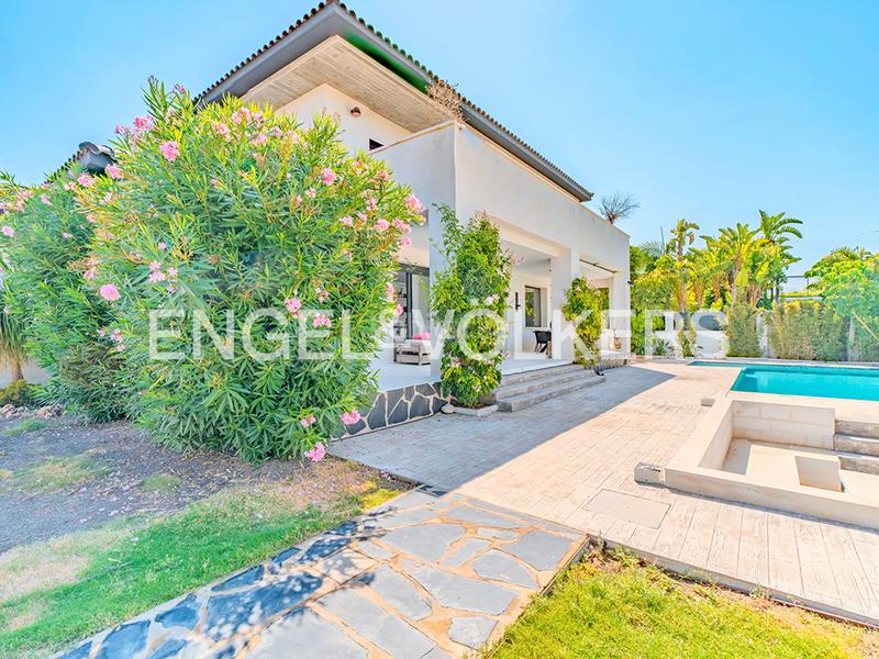 Foto 08d8a77f-e4be-443a-8d3b-04cb8bab0d1e. Xalet amb calefacció aparcament piscina a La Font-Mezquitas San Juan de Alicante