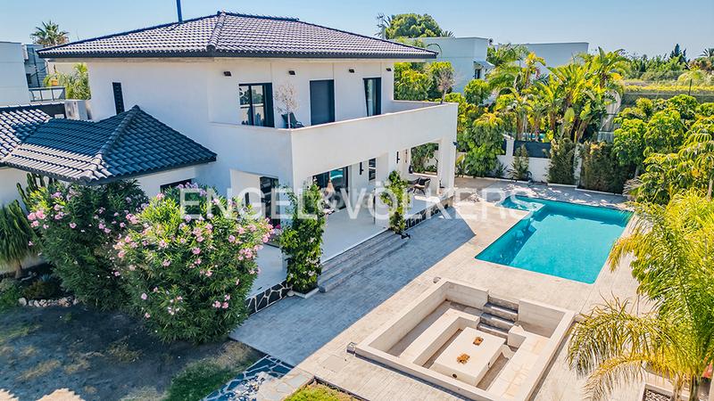 Foto 1947c2e5-0009-4bc2-83aa-7ef94049105b. Xalet amb calefacció aparcament piscina a La Font-Mezquitas San Juan de Alicante