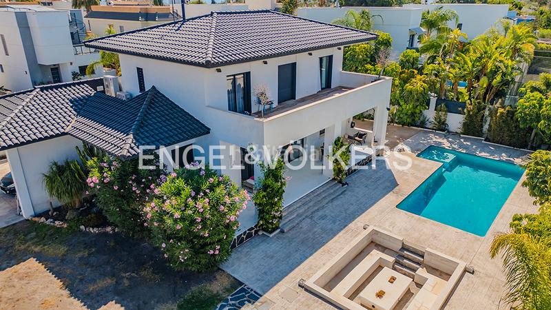 Foto 342c0d94-81b8-427f-8413-bf25096cc5fe. Xalet amb calefacció aparcament piscina a La Font-Mezquitas San Juan de Alicante