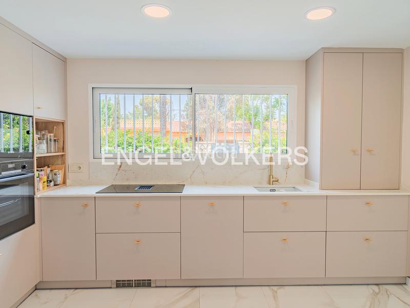 Foto fd8ff094-caeb-4221-9c2c-1a85c8a65814. Chalet con riscaldamento piscina in La Font-Mezquitas San Juan de Alicante