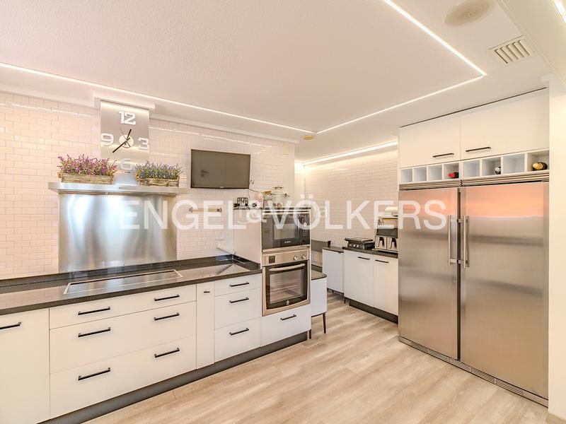 Foto 0ebc8217-8ec5-4470-b758-59bfc7dd33f0. Casa aparellada a carrer pintor el greco 8 a Almajada-Ravel Mutxamel