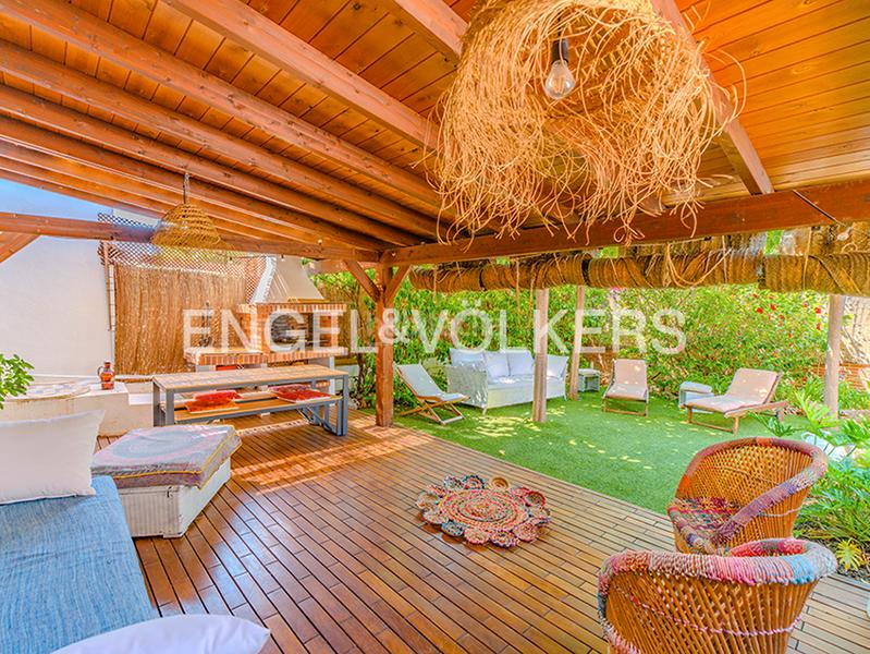 Foto 36b8d56e-39b6-4655-a80e-d36222a70d2a. Casa aparellada a carrer pintor el greco 8 a Almajada-Ravel Mutxamel