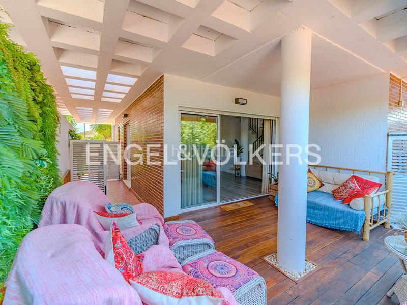 Foto 6f1b1648-5e75-405d-87f8-9a1bf0156d02. Casa aparellada a carrer pintor el greco 8 a Almajada-Ravel Mutxamel