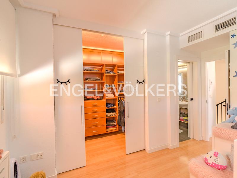 Foto 8af0b2d3-41d9-44cc-a97d-b93009f0e499. Casa aparellada a carrer pintor el greco 8 a Almajada-Ravel Mutxamel