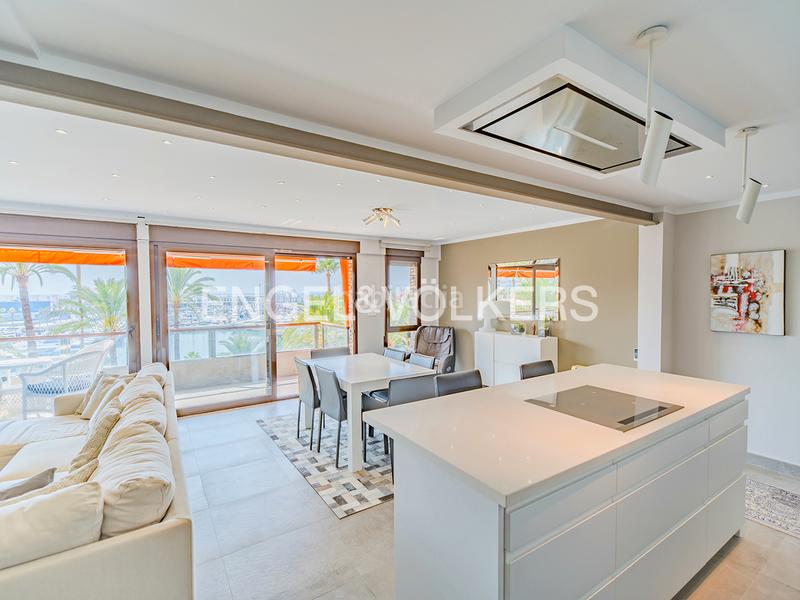 Foto 02977c20-5067-4d13-8914-89d2456d937a. Appartamento in calle san fernando 13 in Casco Antiguo - Sta. Cruz - Ayuntamiento Alicante