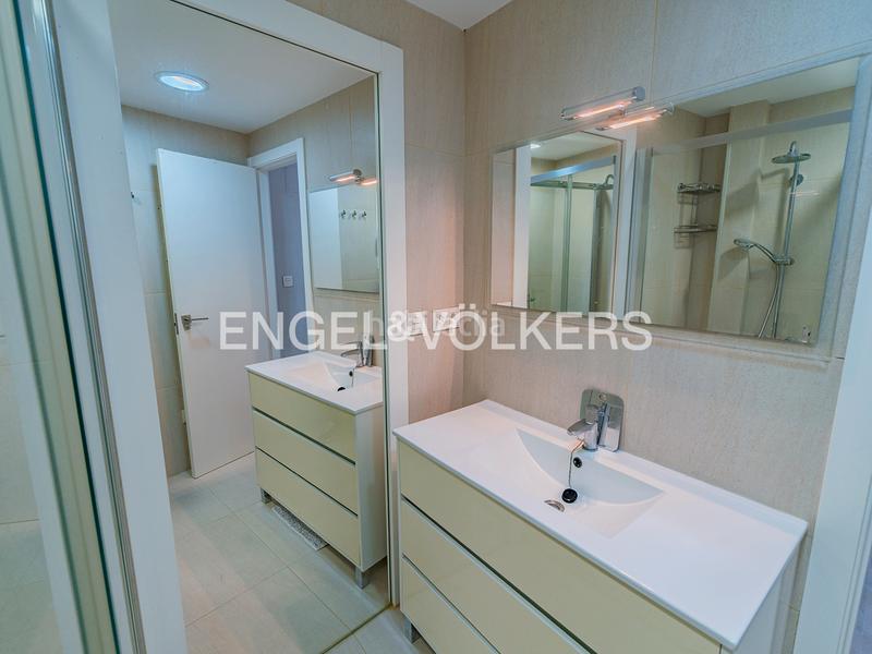 Foto 14adc041-5ddd-4c82-bd81-4868f9fbde93. Appartamento in calle san fernando 13 in Casco Antiguo - Sta. Cruz - Ayuntamiento Alicante