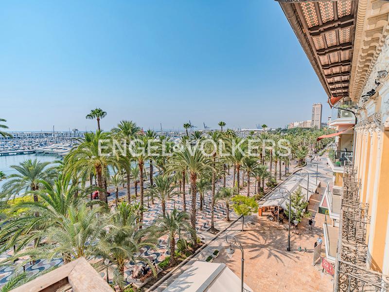 Foto 471cec9a-87a7-4490-bbfa-7d643c3e3ef0. Appartamento in calle san fernando 13 in Casco Antiguo - Sta. Cruz - Ayuntamiento Alicante