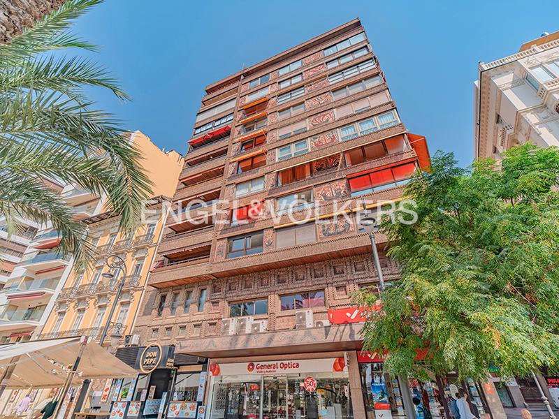 Foto 83316ad6-0376-4308-b4b1-746cdfc0e652. Appartamento in calle san fernando 13 in Casco Antiguo - Sta. Cruz - Ayuntamiento Alicante