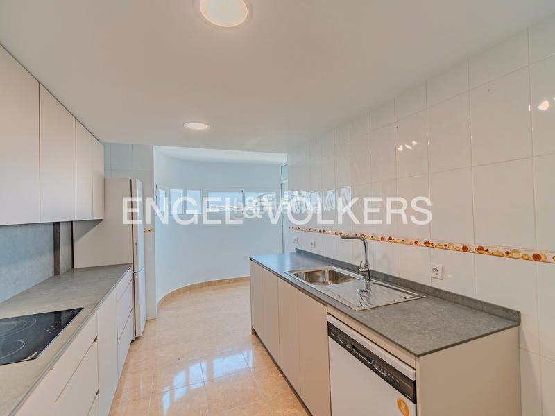 Foto 488d5355-705a-4dc2-8727-6b57cf8e7d56. Affitto appartamento in avenida de niza 2 in Playa de San Juan Alicante