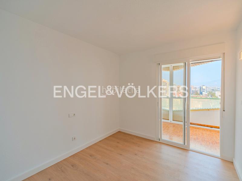 Foto f93a52d3-00ed-4bb0-bdd0-5113a8e8d570. Affitto appartamento in avenida de niza 2 in Playa de San Juan Alicante